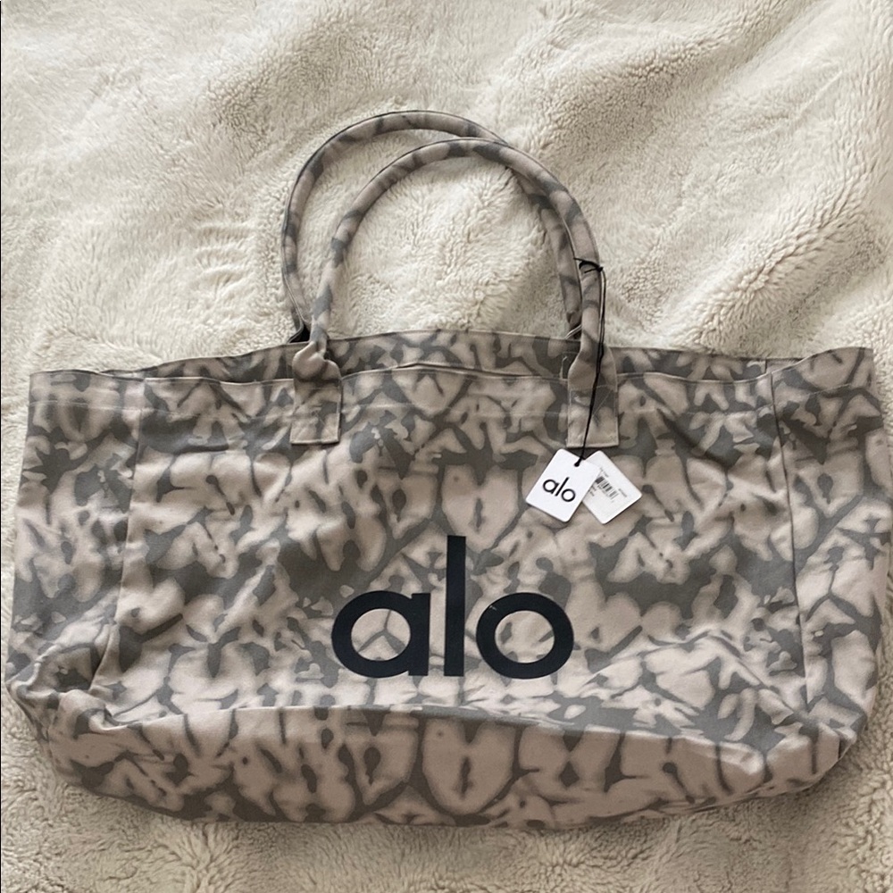 ALO Yoga Iconic Shopper Tote. Brand New. Gray Tie Dye. Canvas Tote.